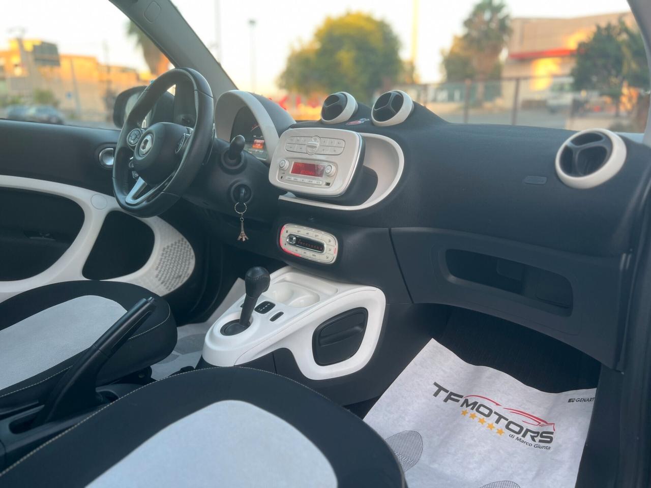 Smart fortwo 453 PASSION SOLO 97.000KM 2015