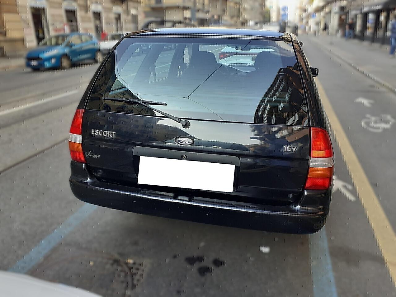 FORD ESCORT - APERTI AD AGOSTO