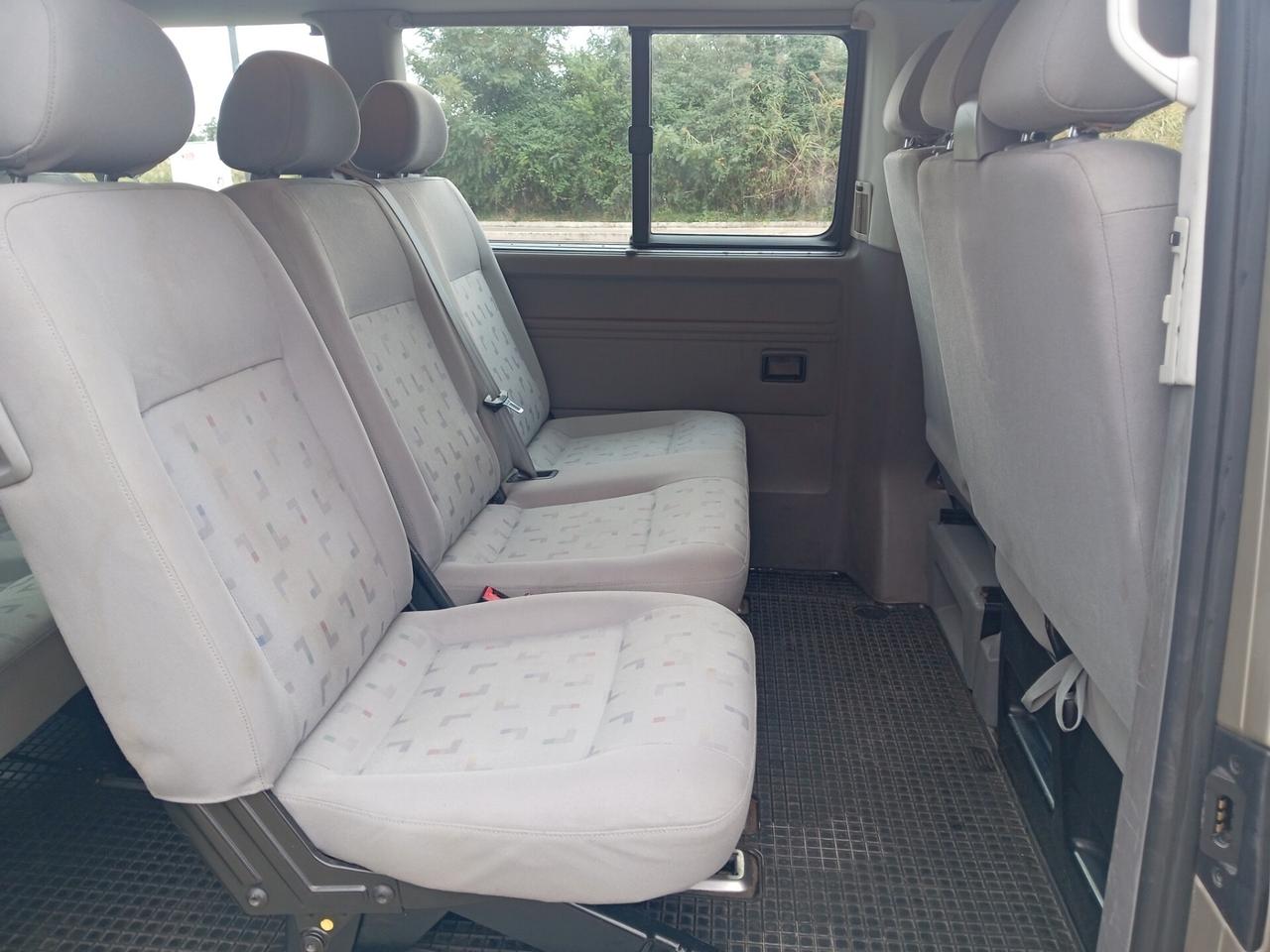 Volkswagen Transporter Shuttle 2.5 TDI/130CV PC