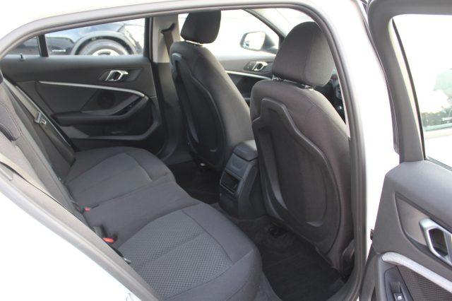 BMW 118 i 5p. Business Advantage