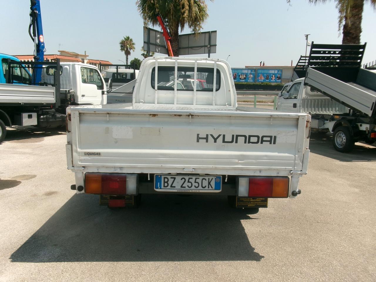 Hyundai H-1 2.5 TDI CASSONE FISSO