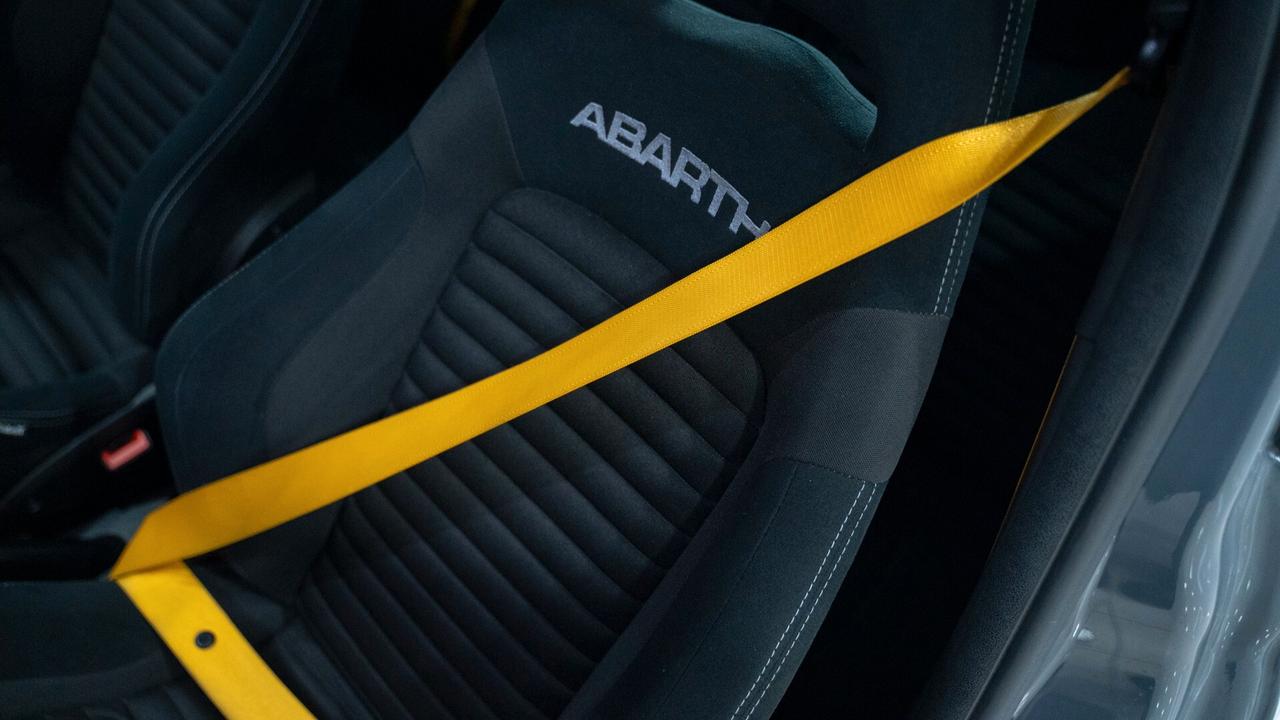 Abarth 595 Competizione 1.4 T JET 180 CV SABELT BREMBO XENO NAVI FULL OPTI