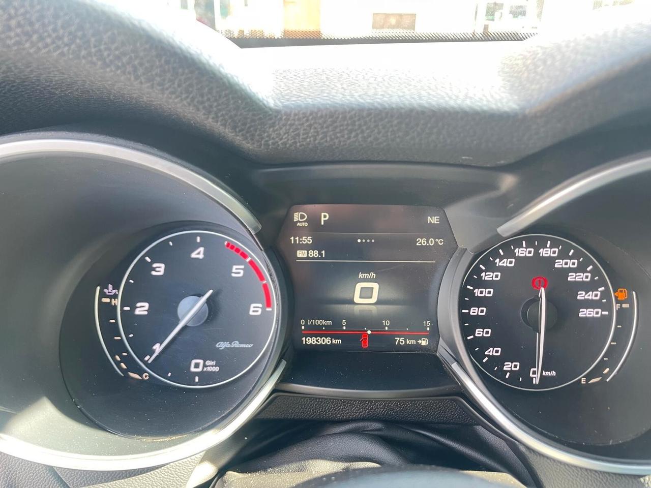 Alfa Romeo Stelvio 2.2 Turbodiesel 180 CV AT8 RWD Super