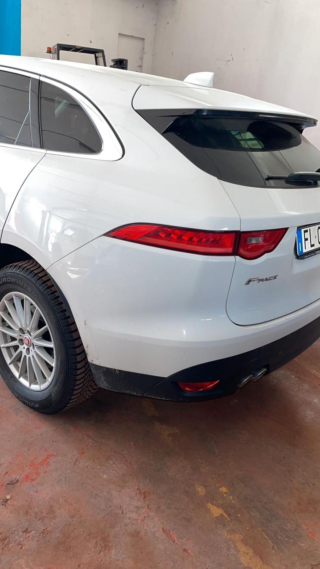 Jaguar F-Pace 2.0 D 180 CV AWD Pure