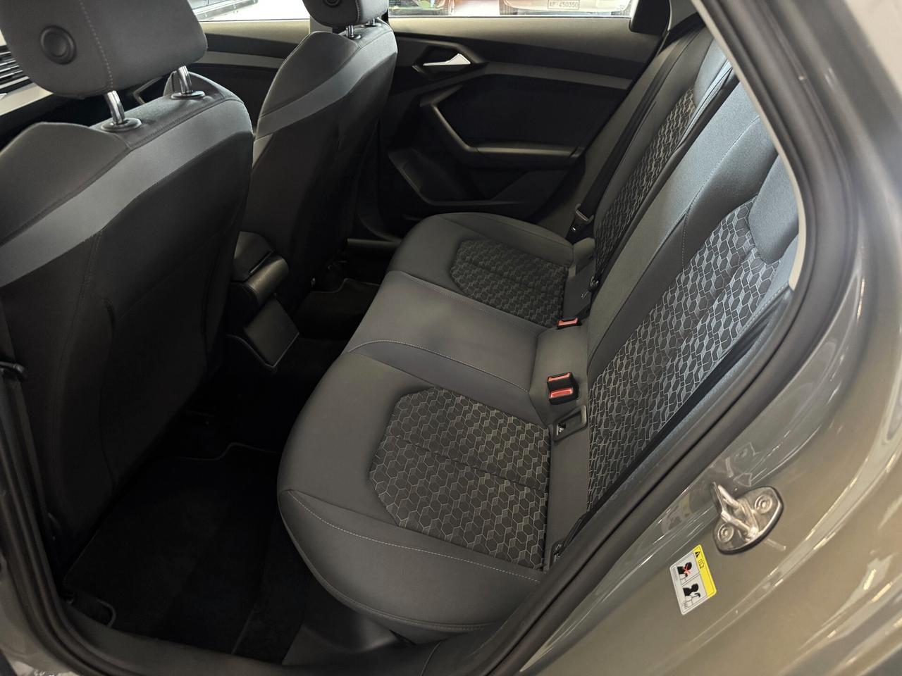 Audi A1 Sportback 1.0 TFSI S-Line -- NO VINCOLI