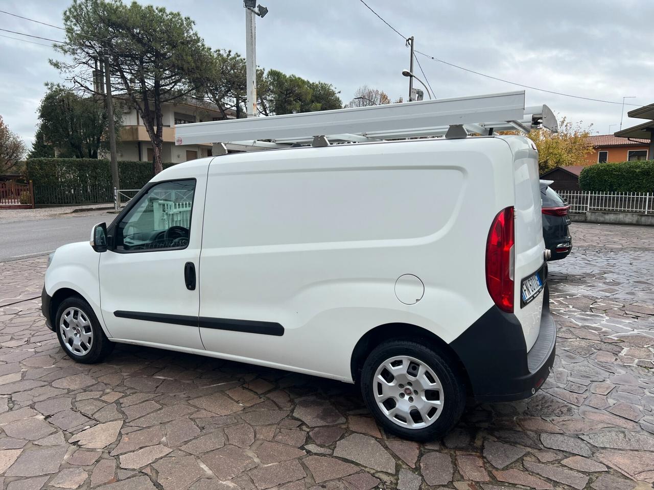 Fiat Doblo 1.4 T-Jet Natural Power PL-TN Cargo Maxi Allestito