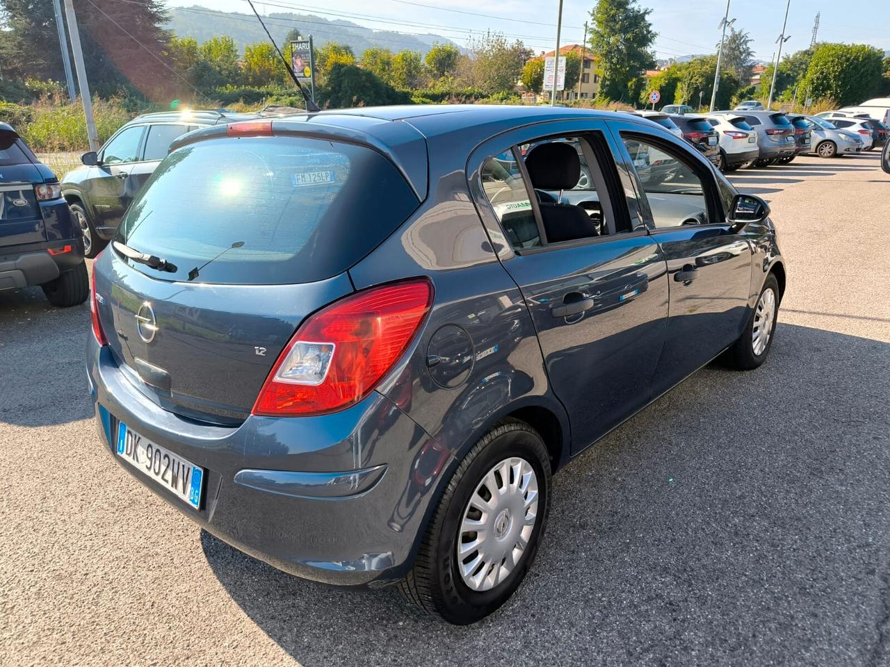 Opel Corsa 1.2 5 porte Club *NEOPATENTATI*BENZINA-E4*