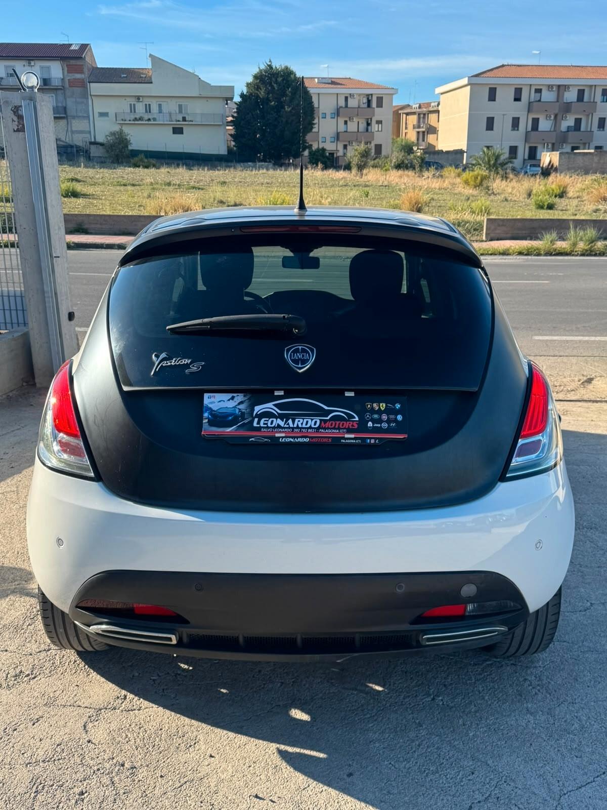 Lancia Ypsilon 1.3 MJT 16V 95 CV 5 porte S&S S Momodesign