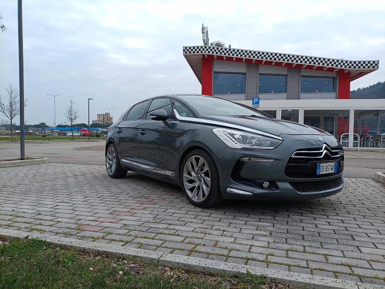 DS 5 2.0 HDi Full Optional