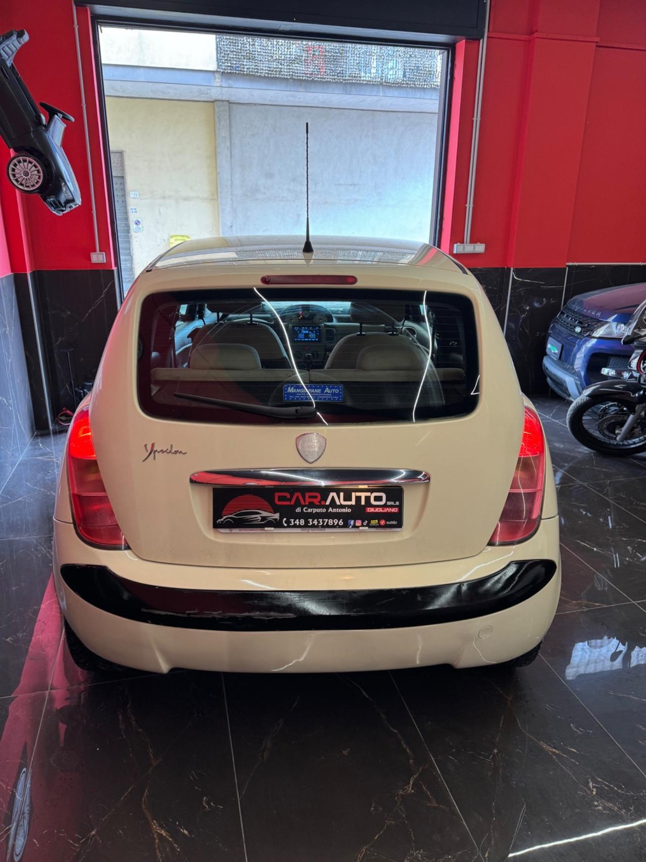 Lancia Ypsilon 1.2 Oro