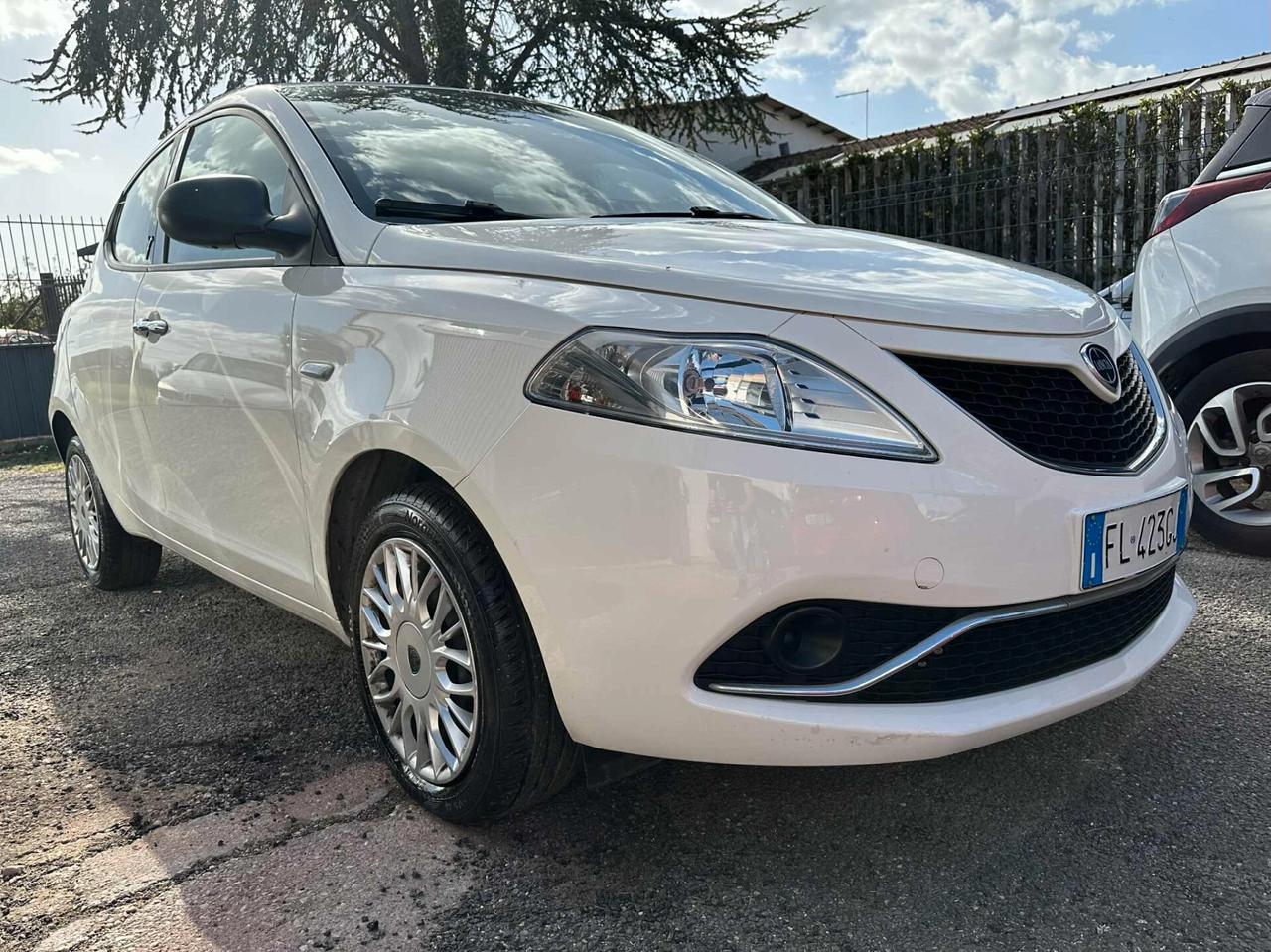 Lancia Ypsilon 1.2 69 CV 5 porte Gold