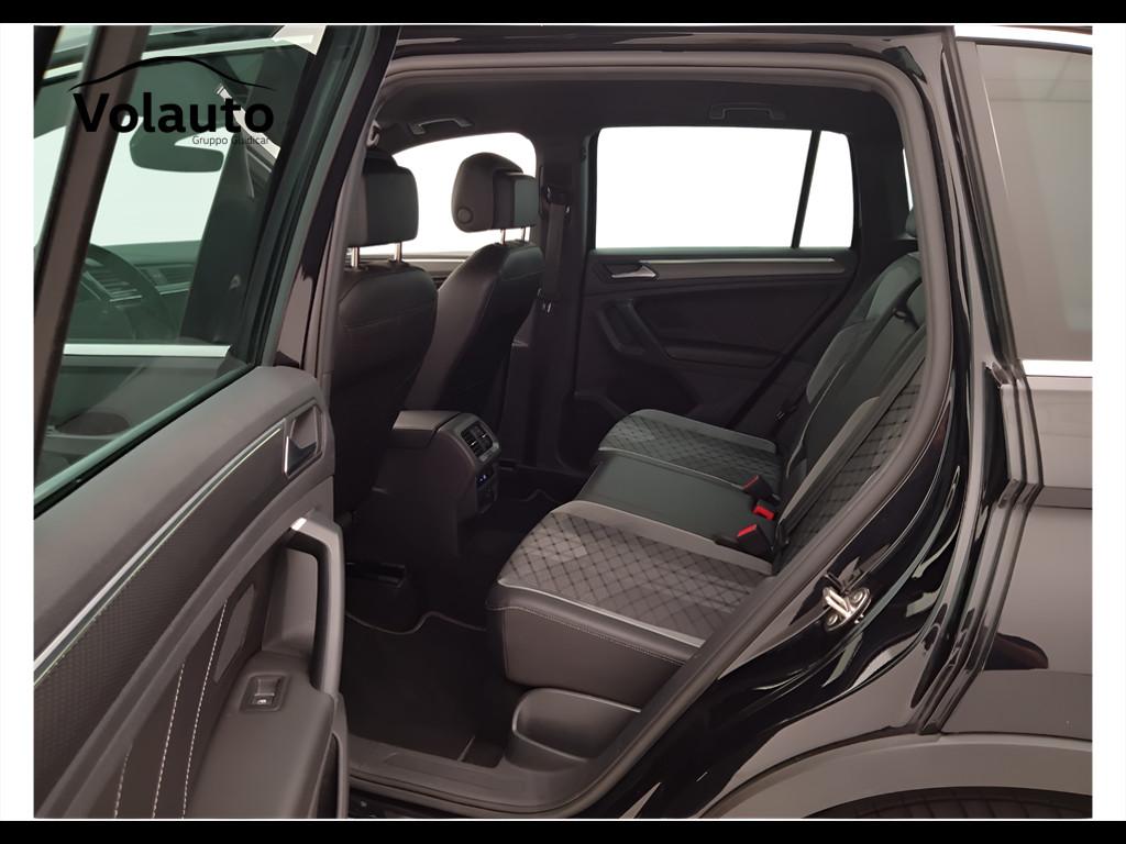 VOLKSWAGEN Tiguan II 2021 - Tiguan 1.5 tsi R-Line 150cv dsg