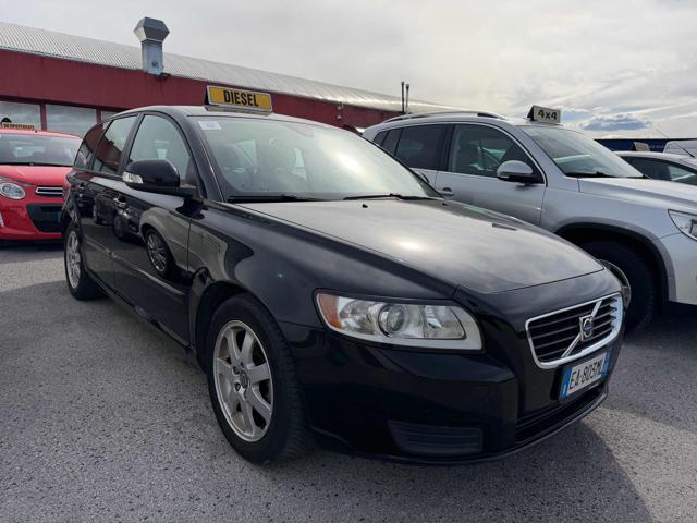 VOLVO V50 D2 R-design