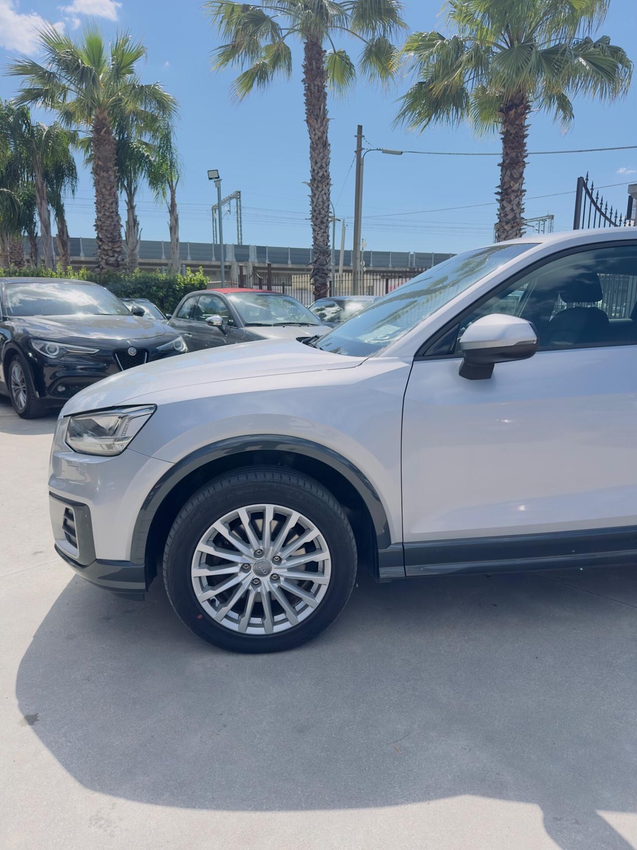 Audi Q2 30 TDI Business Design