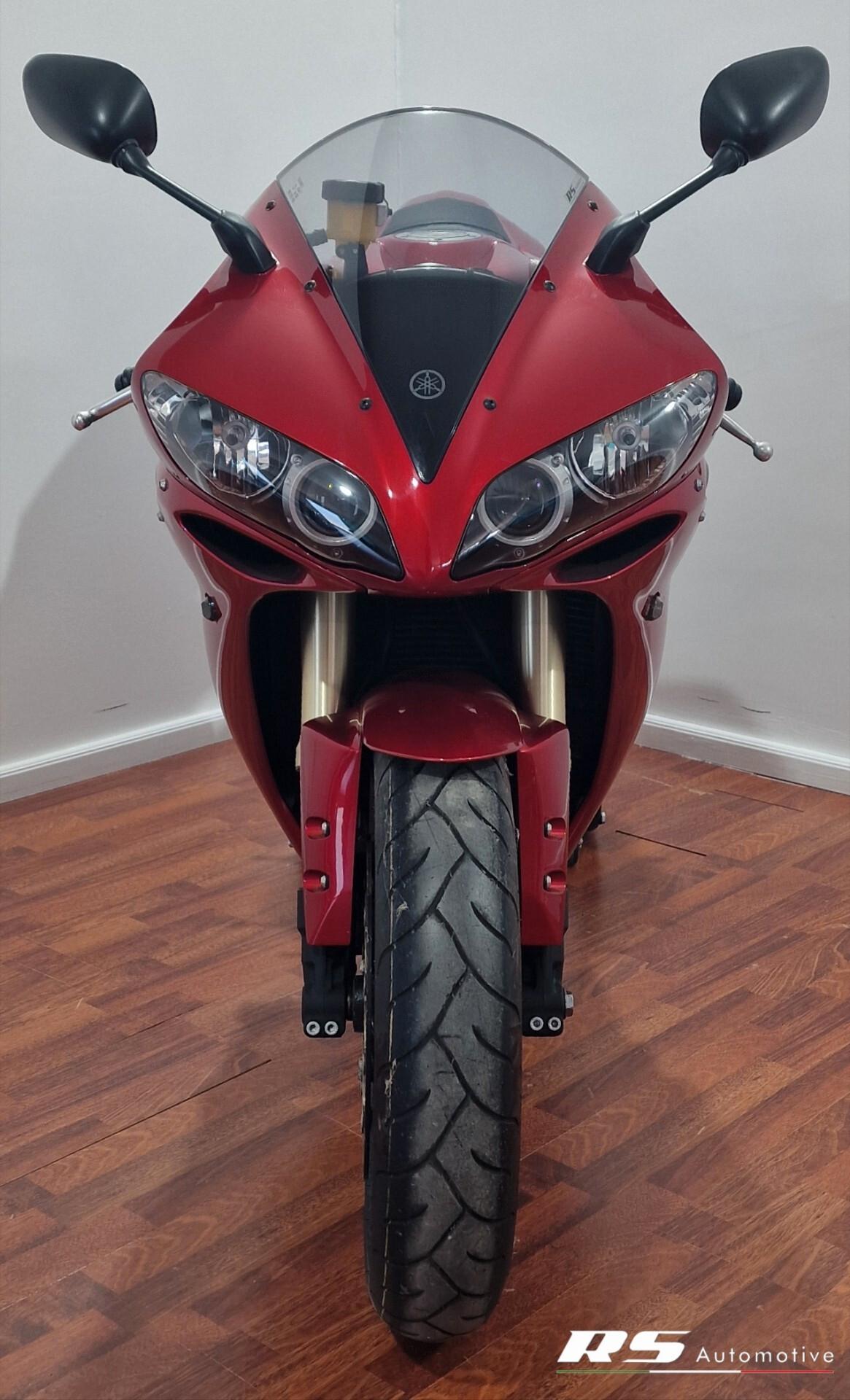 Yamaha YZF R1
