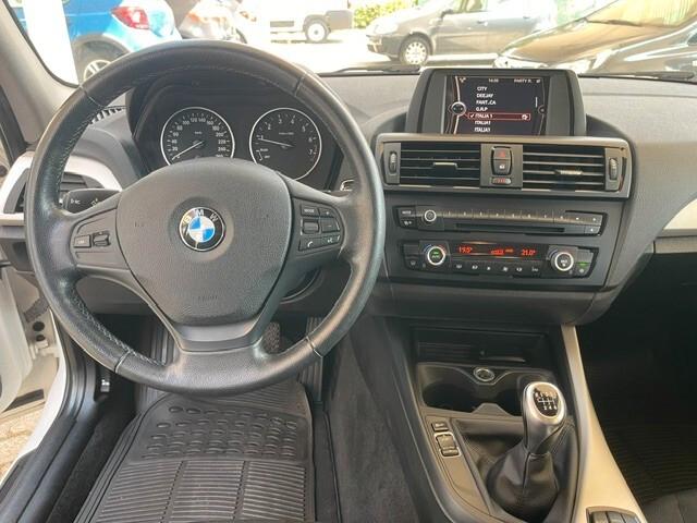 BMW 116i 5p. SPORT SOLO 95000 KM