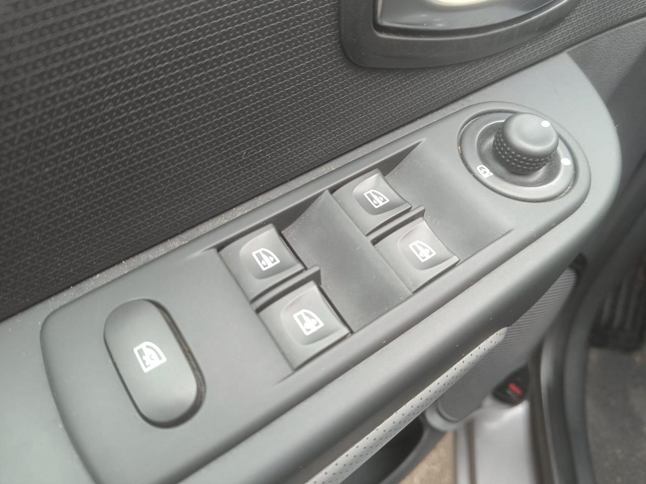 Renault Clio 1.5 dci 75 CV