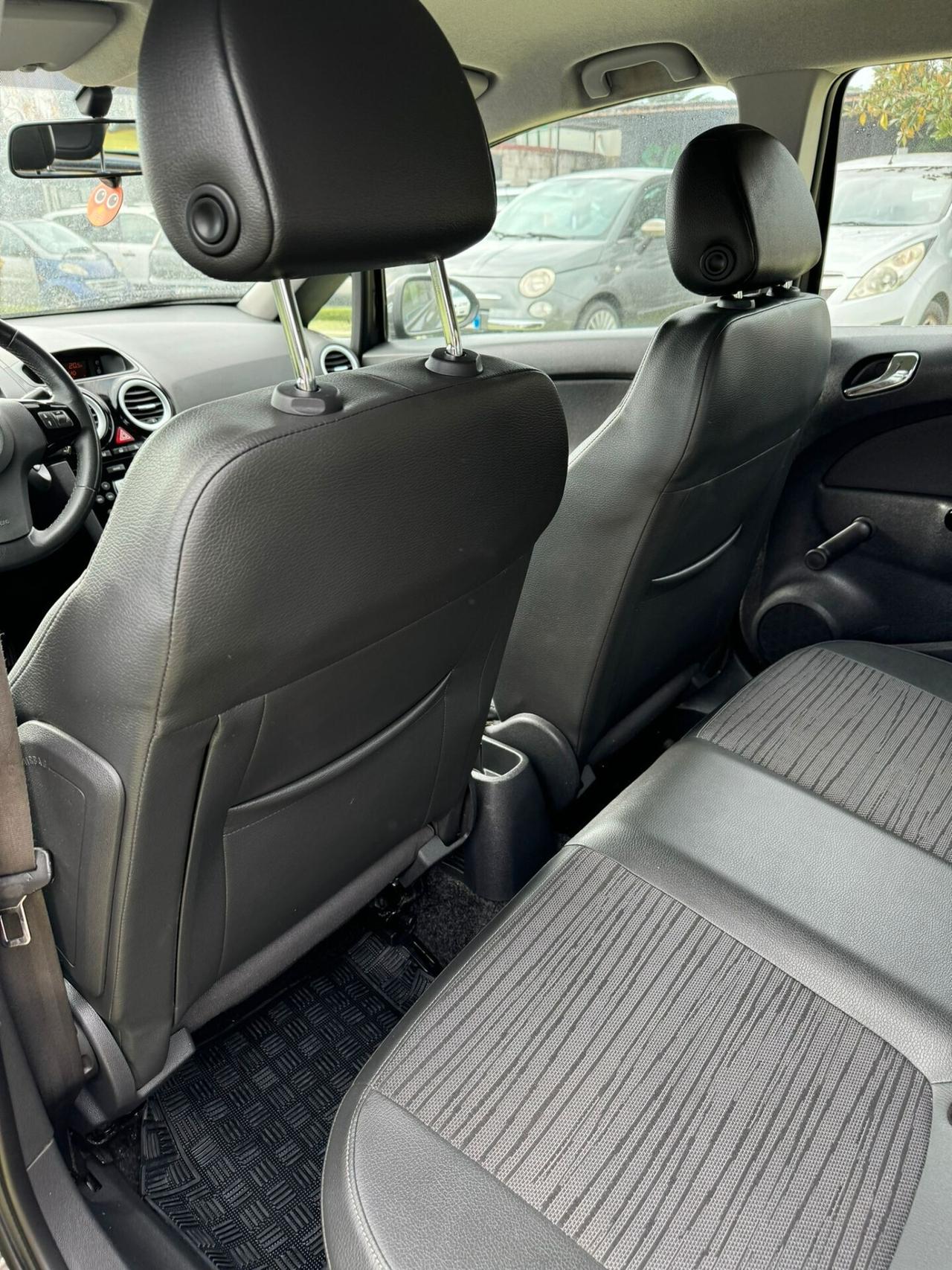 Opel Corsa 1.2 5 porte