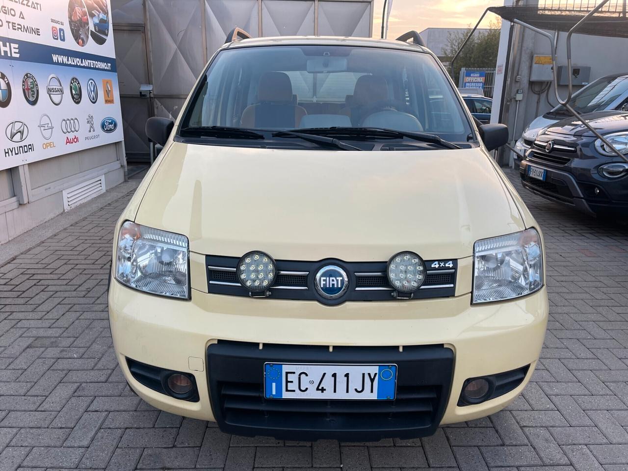 Fiat Panda 1100 i.e. cat 4x4 Climbing
