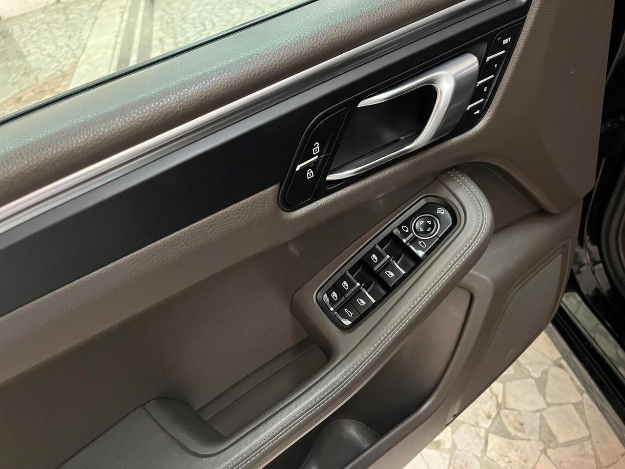 Porsche Macan 2.0 Benzina 245 cv pdk Tetto 2021