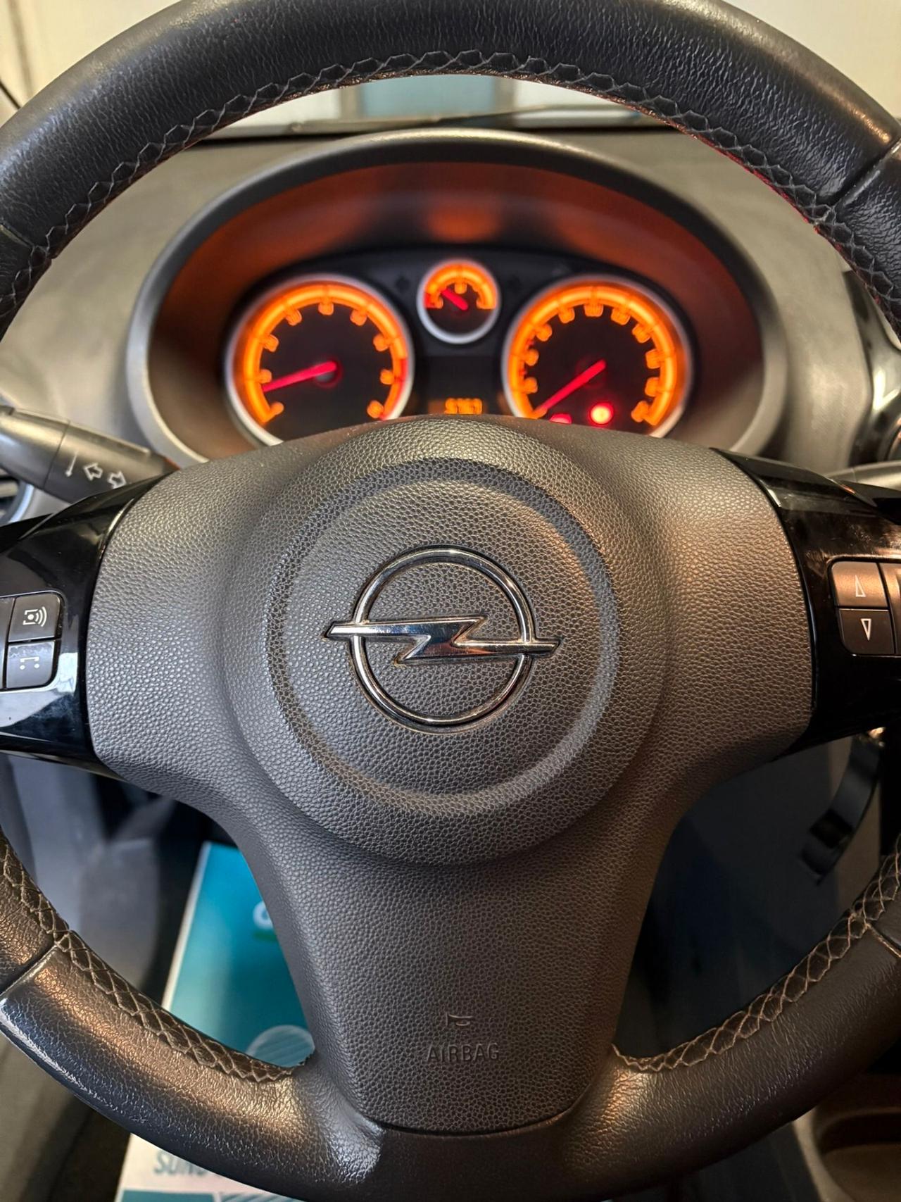 Opel Corsa 1.2 3 porte Club