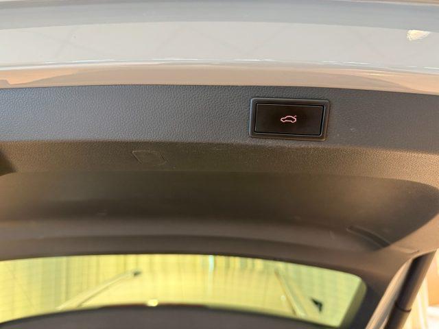 SKODA Karoq 1.5 TSI DSG Style VARIOFLEX Camera Park Assist LED