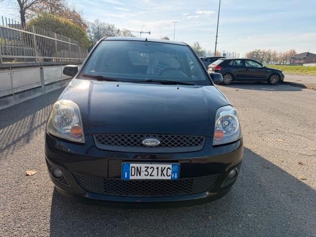 Ford Fiesta 1.2 16V 5p. euro 4 ok neopatentati