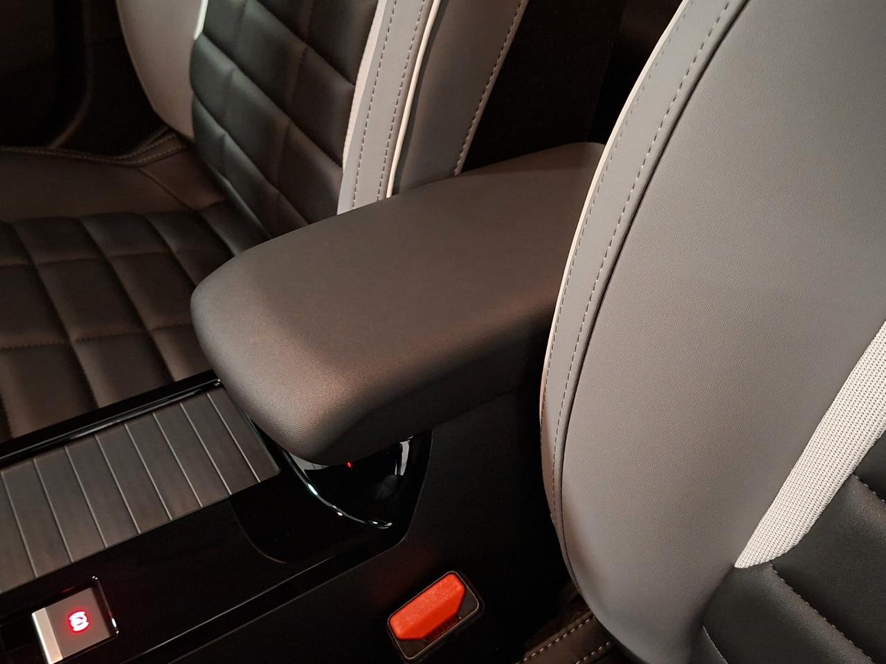 Citroen C4 X 1.2 PureTech 130CV Plus EAT8 Km. 0 MY'25