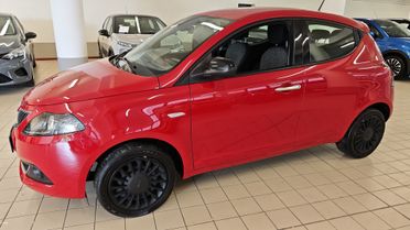Lancia Ypsilon 1.0 Hybrid Silver