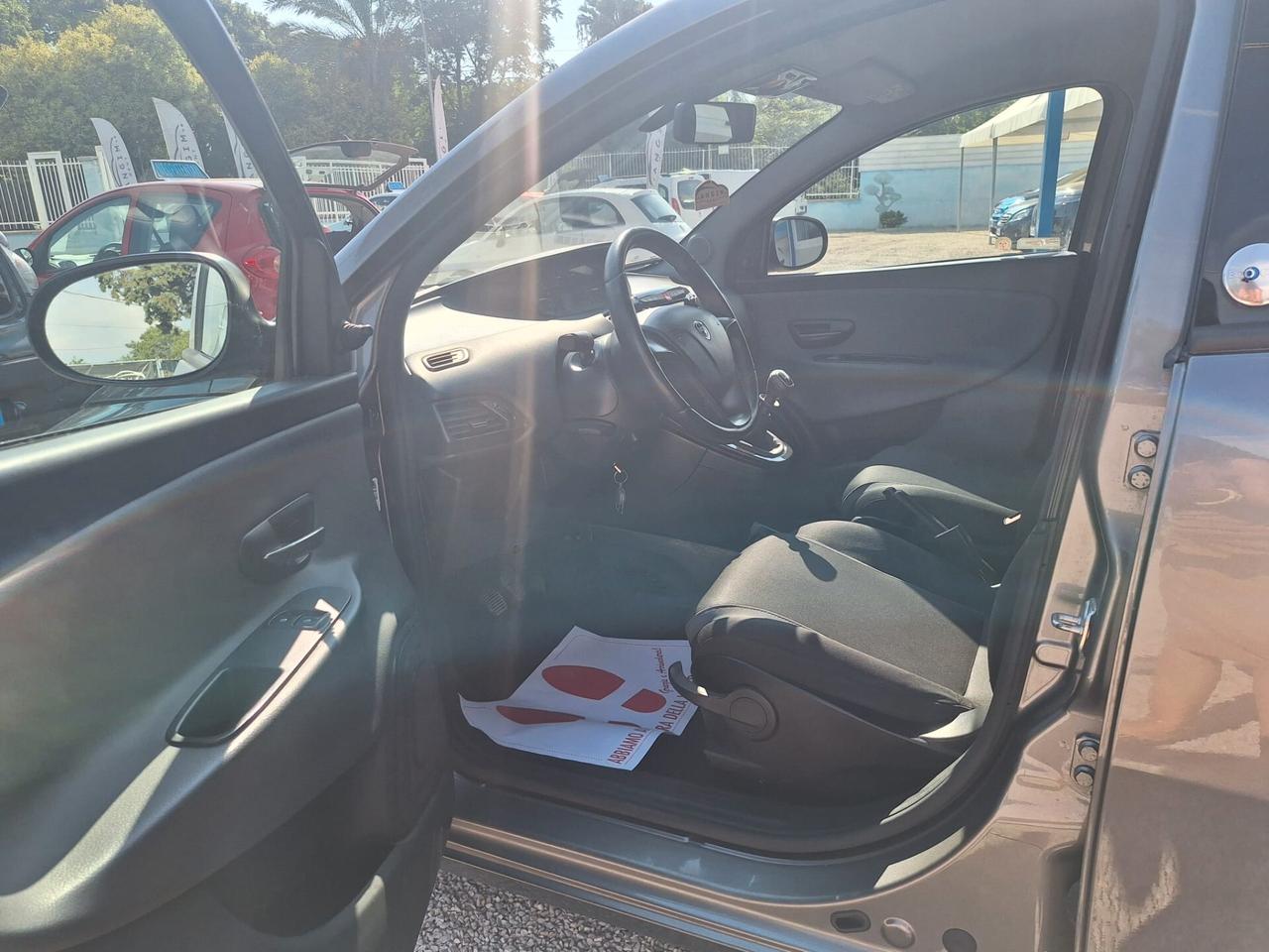 Lancia Ypsilon 1.2 69 CV 5 porte GPL Ecochic Platinum