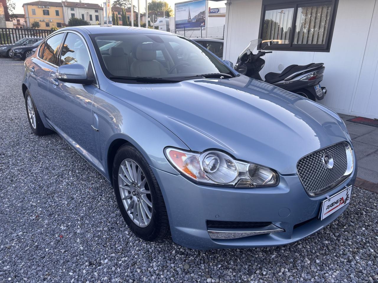 jaguar XF 2.7 D solo 54.000 km