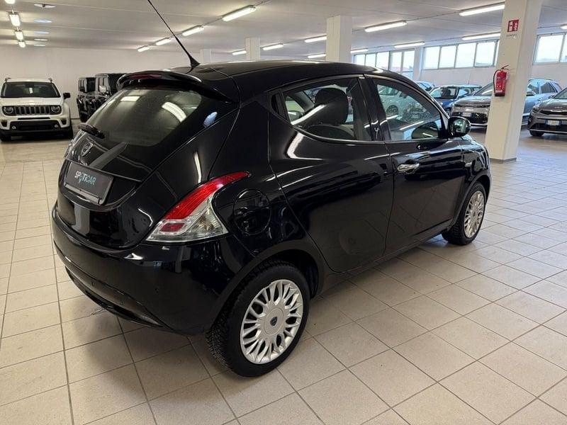 Lancia Ypsilon 1.2 69 CV 5 porte Gold