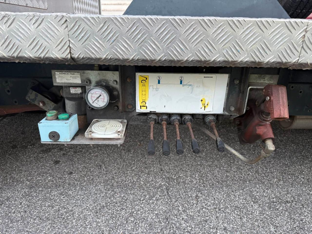 Iveco Daily 35 2.3 CON PIATTAFORMA E CESTELLO