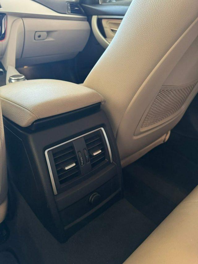 BMW 320 d xDrive Touring Luxury Automatica