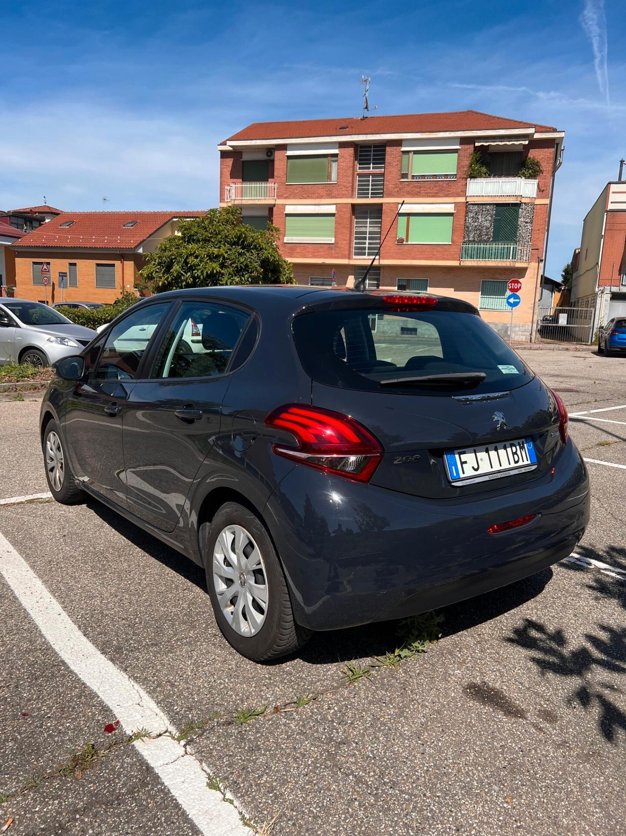 Peugeot 208 PureTech 82 5p. GPL Allure