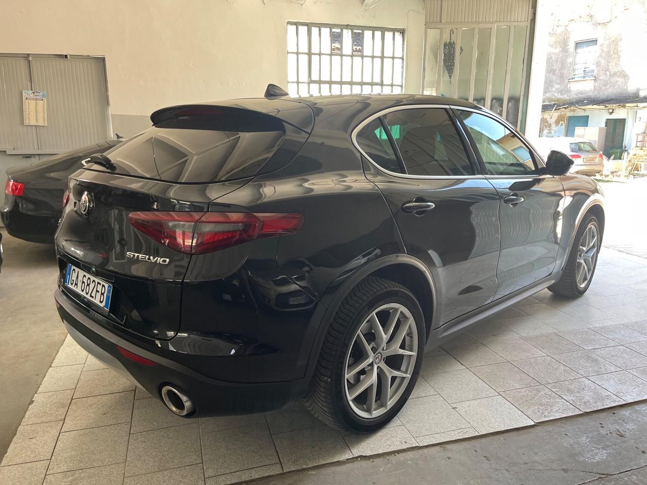Alfa Romeo Stelvio 2.0 Turbo 280 CV AT8 Q4 Veloce