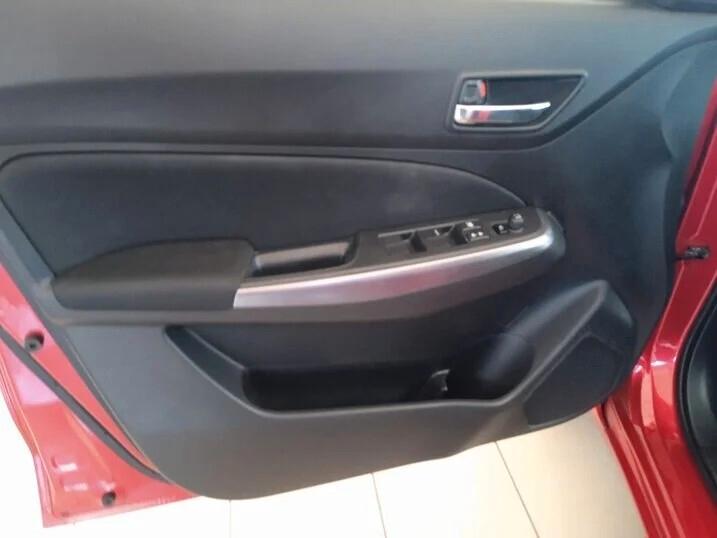 Suzuki Swift 1.2 Hybrid Top