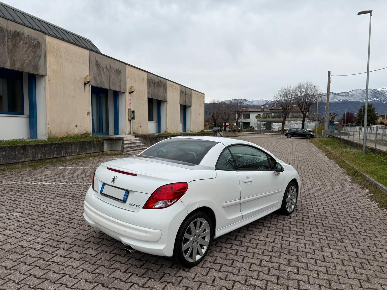 Peugeot 207cc 1.6 HDi Cabrio OK Neopatentati
