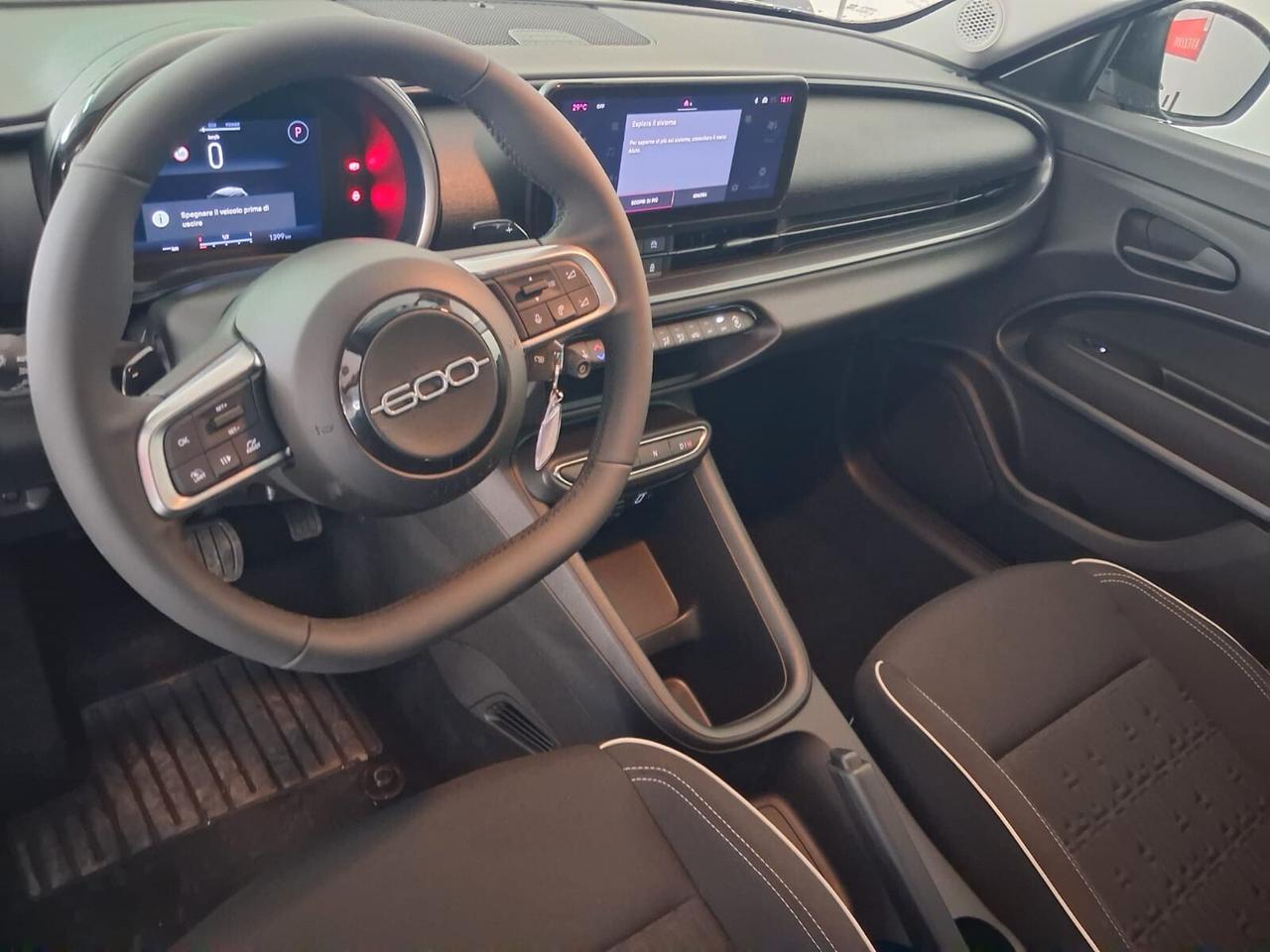 Fiat 600 Hybrid 110 CV DCT MHEV Icon