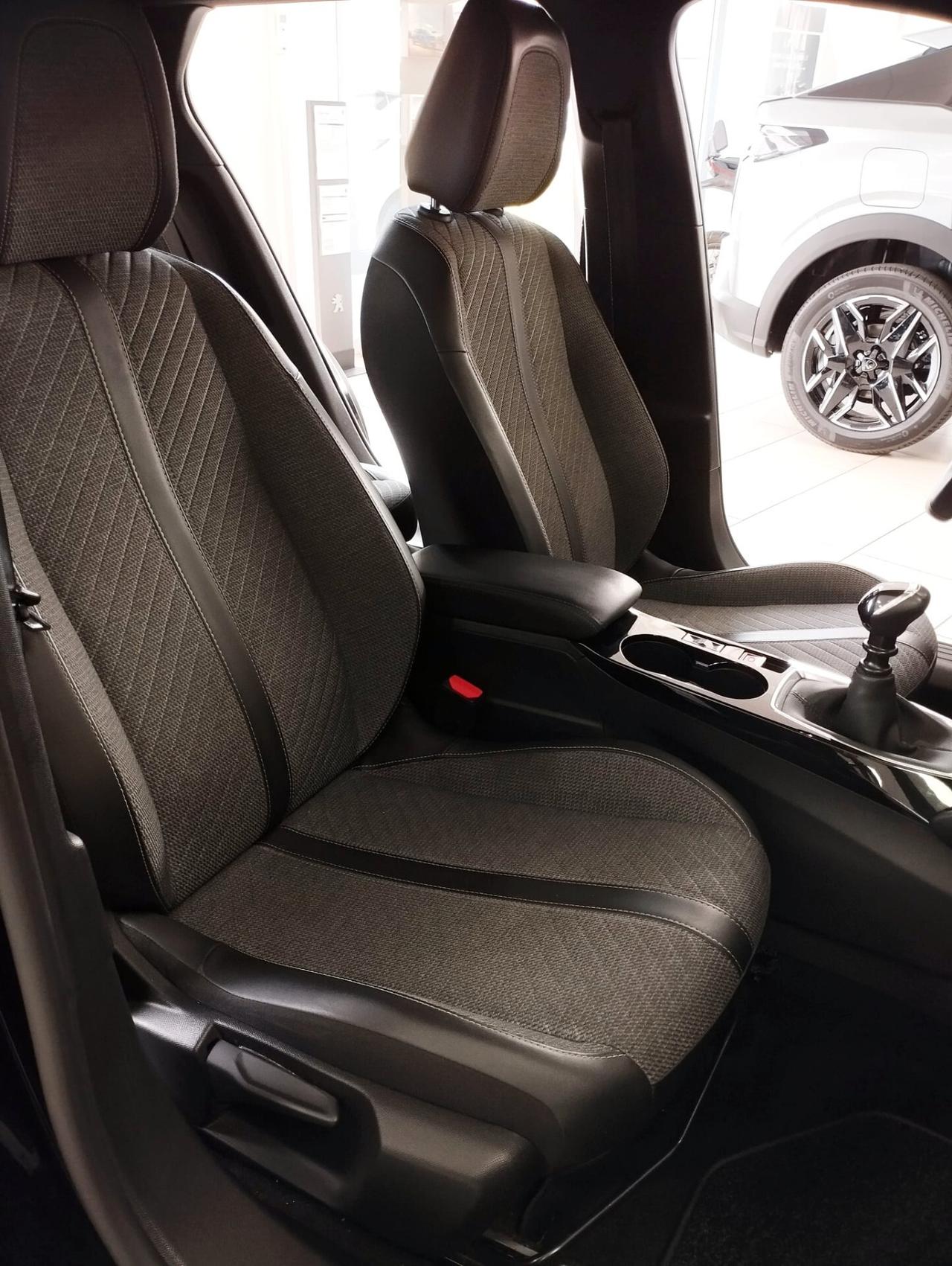 Peugeot 2008 NUOVA - PureTech 100 S&S Allure
