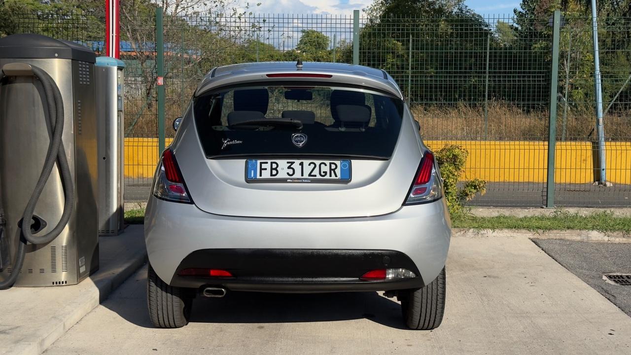 Lancia Ypsilon 1.2 69 CV 5 porte 30th Anniversary 2015