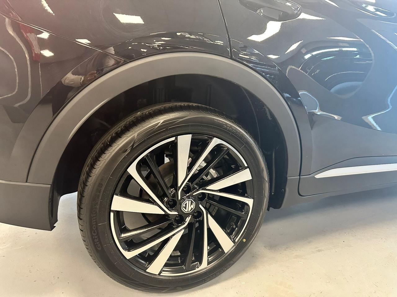 Mg ZS Hybrid+ Luxury SENZA VINCOLI