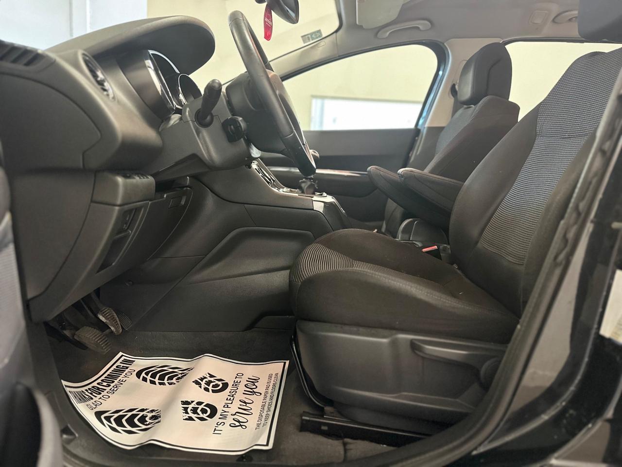 Peugeot 5008 1.6 HDi 112CV Business 7 POSTI