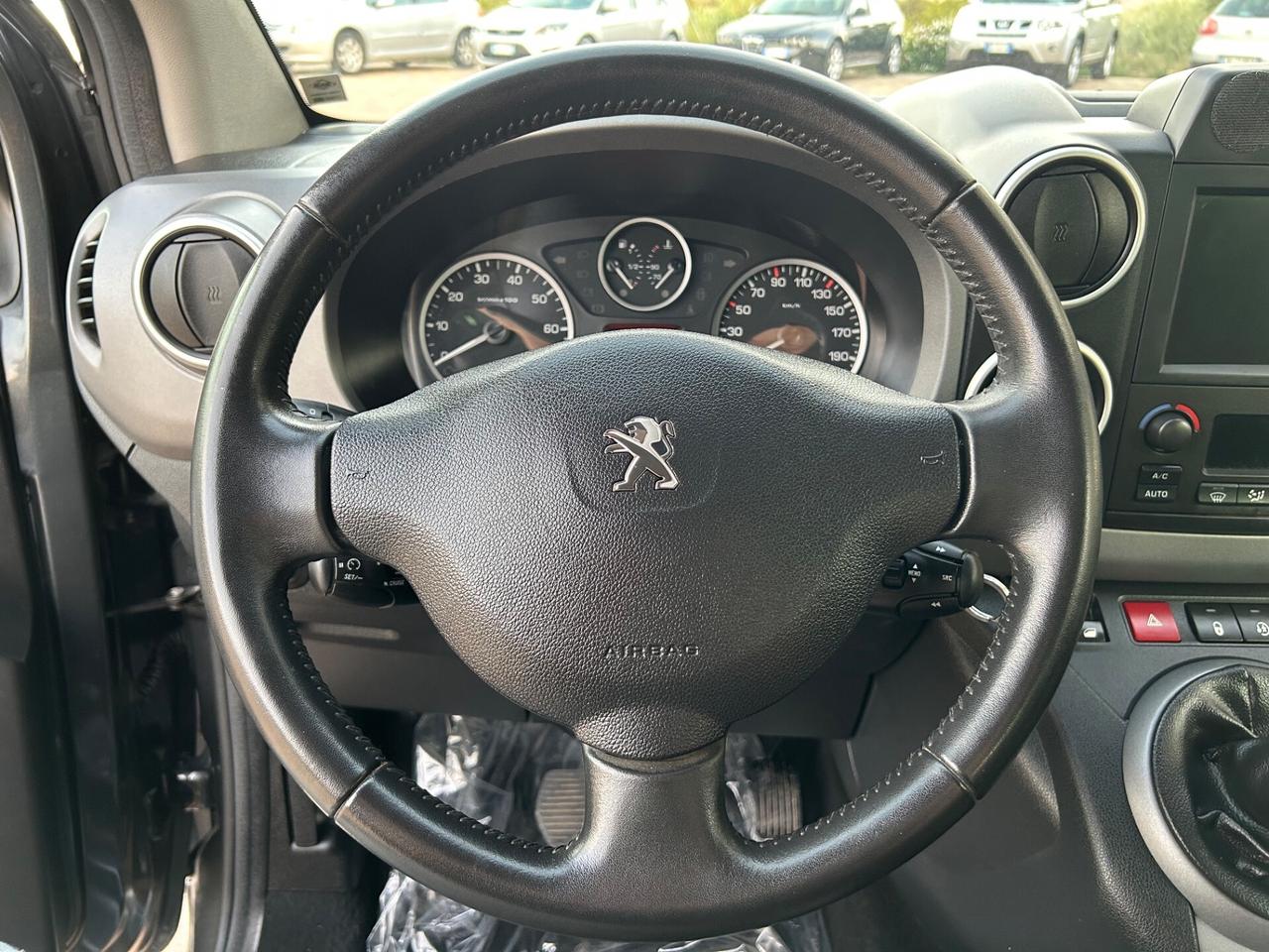 Peugeot Partner Tepee BlueHDi 100 Outdoor