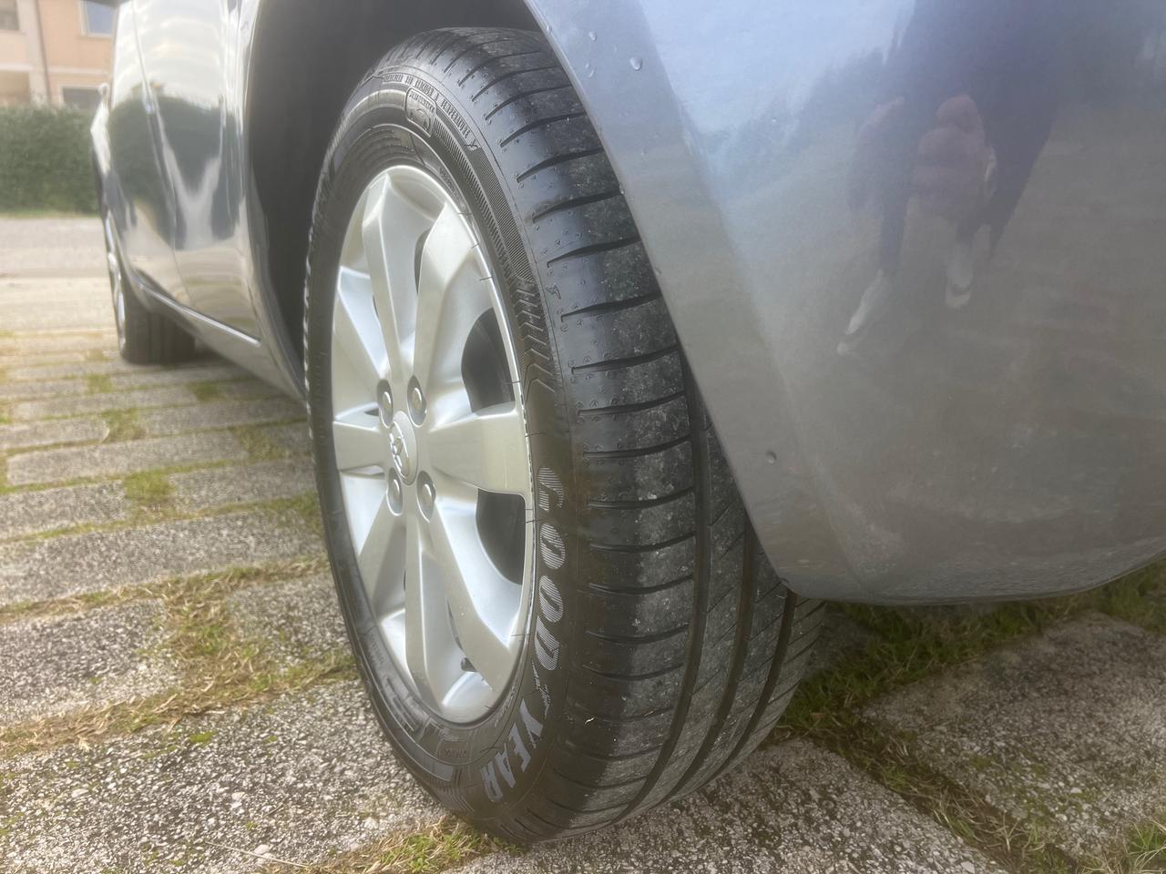 Toyota Yaris 1.4D-4D 90CV AUTOMATICA-2010"UNIPRO"