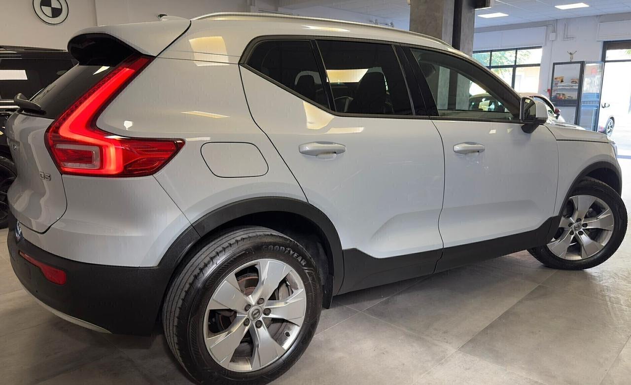 Volvo XC40 D3 AWD Geartronic Momentum