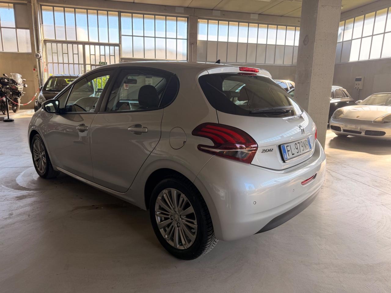 Peugeot 208 BlueHDi 75 5 porte Allure