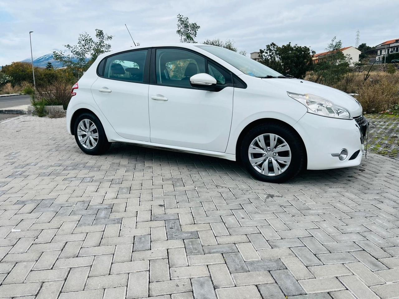 Peugeot 208 1.4DIESEL COME NUOVA 2014