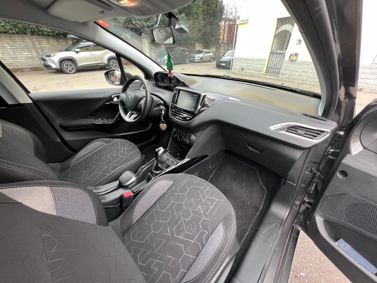 Peugeot 2008 1.2 PureTech 82 #9549