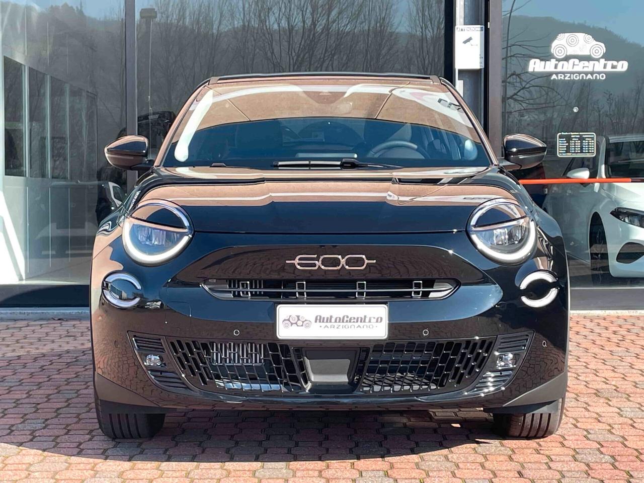 Fiat 600 Hybrid 110 CV DCT MHEV Icon NEOPATENTATI